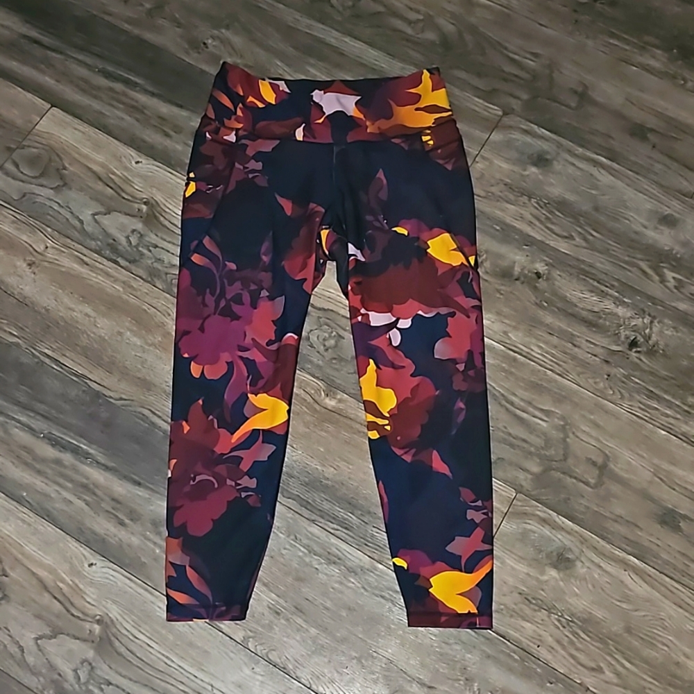 Old Navy elevate leggings multicolored floral print crop pockets